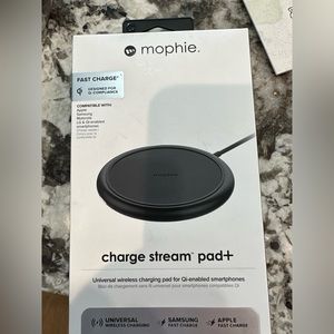 New in box Mophie charger